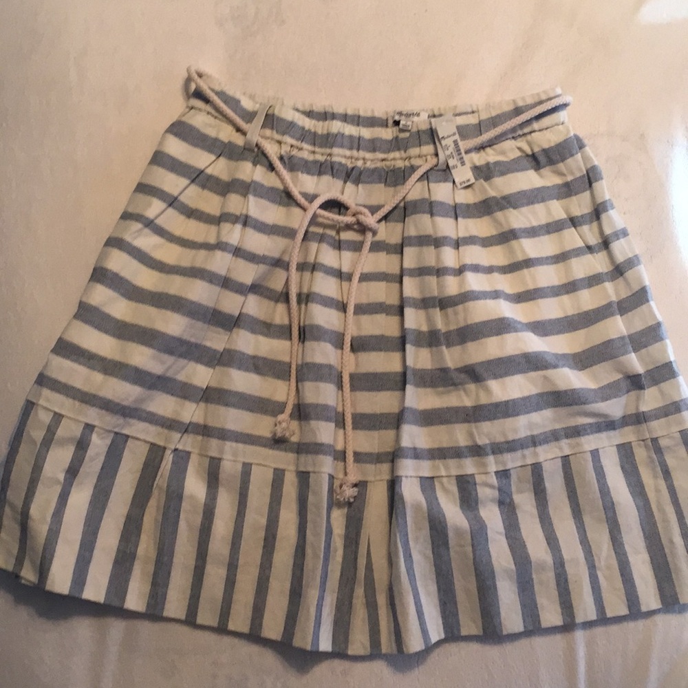 NWT. Madewell dock stripe skirt. Size small.